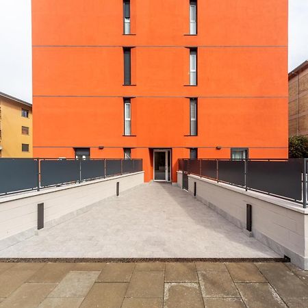 Comfy Apt With Private Parking & Balcony Milano Eksteriør billede