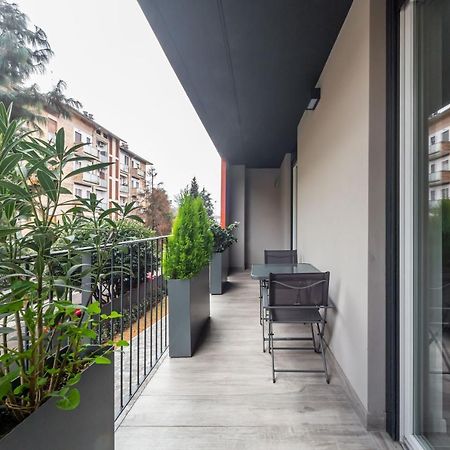 Comfy Apt With Private Parking & Balcony Milano Eksteriør billede