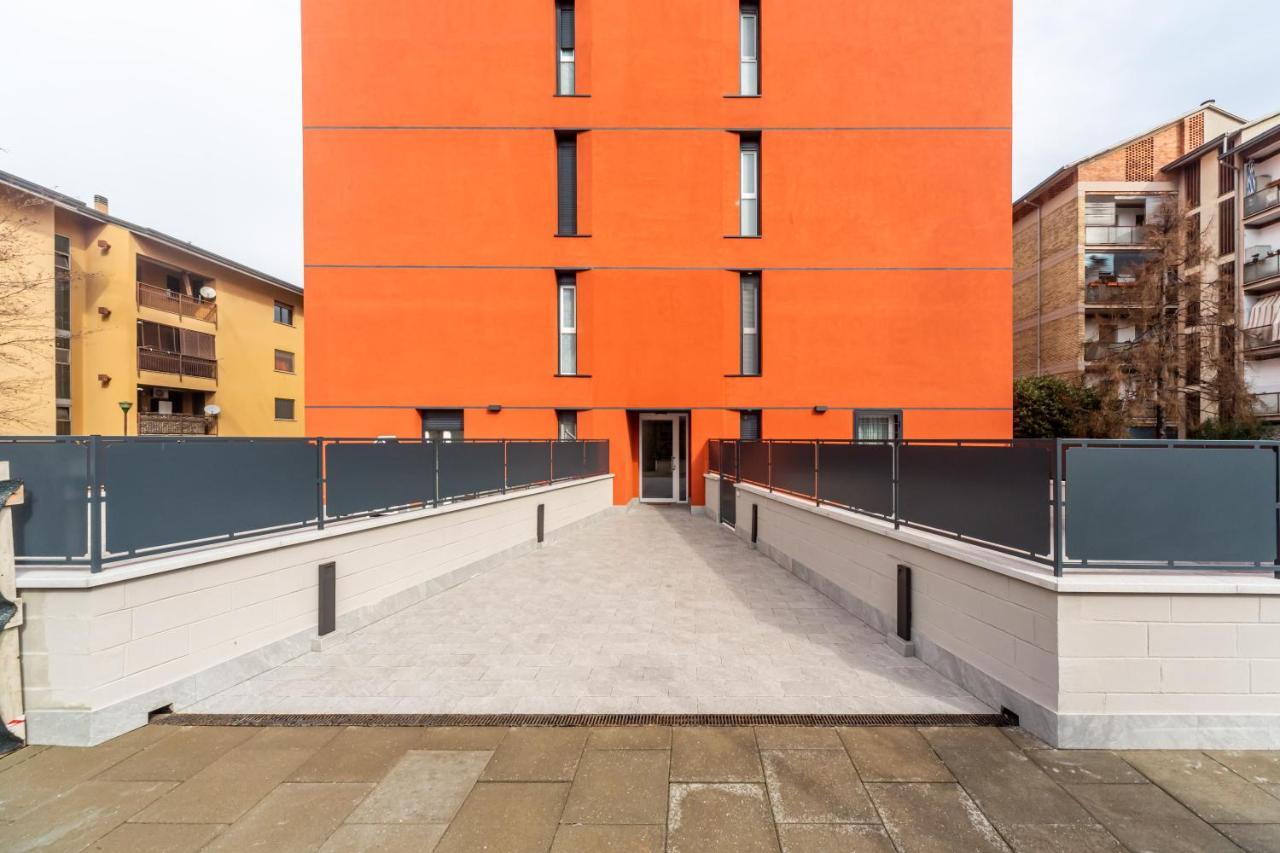 Comfy Apt With Private Parking & Balcony Milano Eksteriør billede