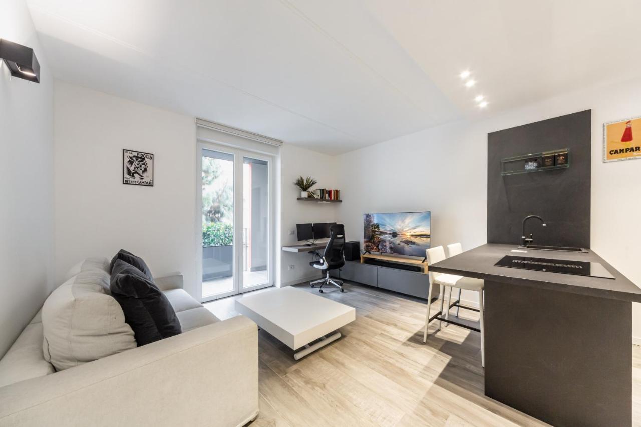 Comfy Apt With Private Parking & Balcony Milano Eksteriør billede